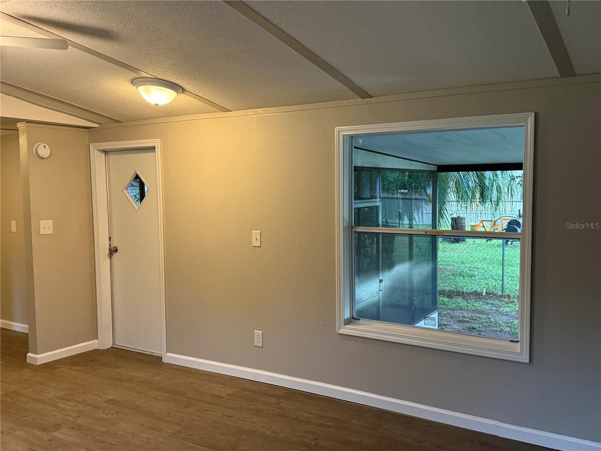 9195 142ND PLACE — photo 3 of 12
