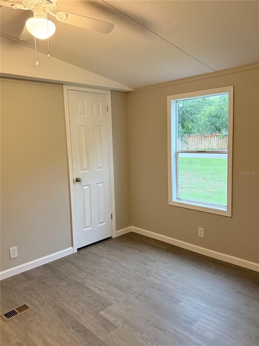 9195 142ND PLACE — photo 4 of 12