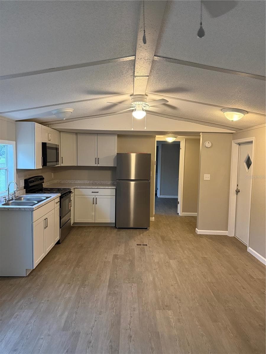 9195 142ND PLACE — photo 2 of 12