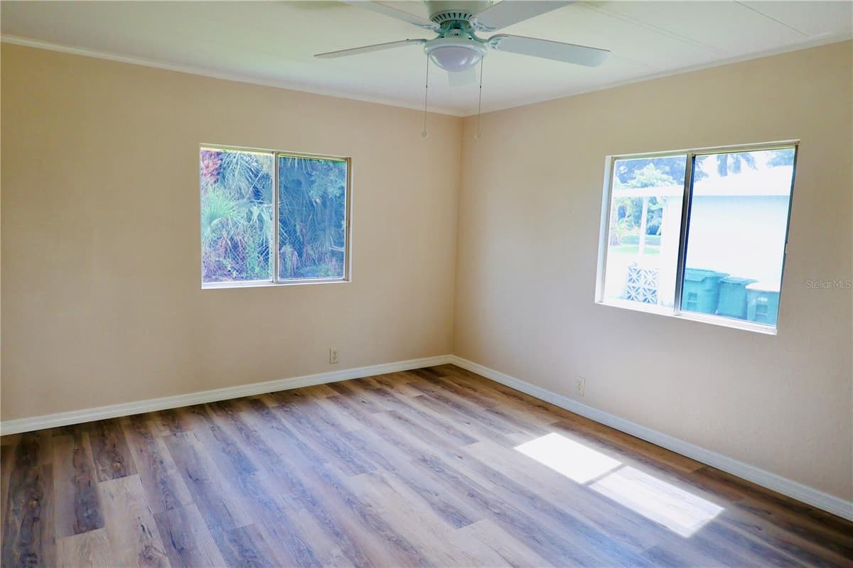 25163 MARION AVENUE — photo 12 of 17