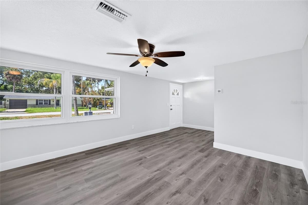 5627 BERLIN DRIVE — photo 8 of 53