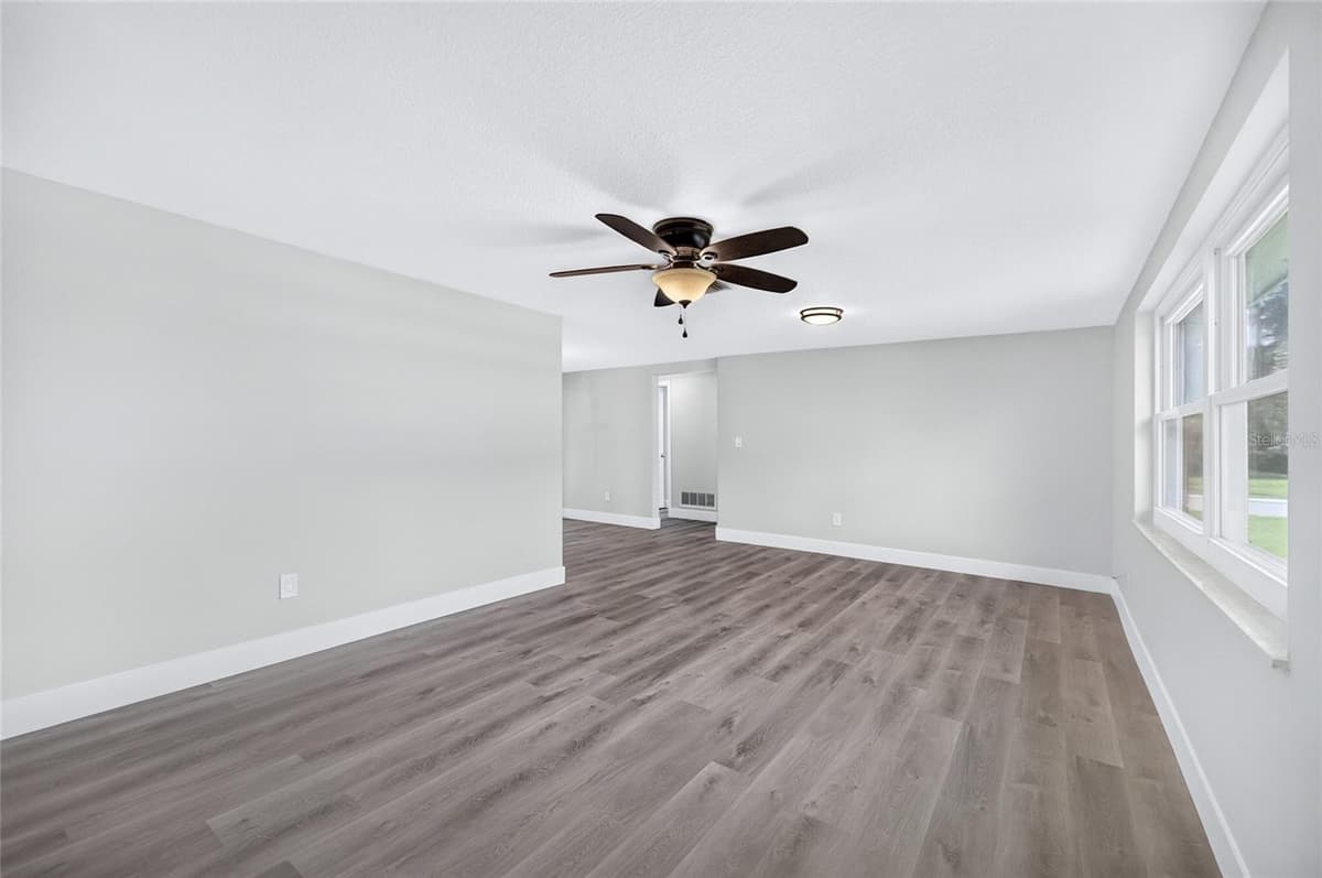5627 BERLIN DRIVE — photo 7 of 53