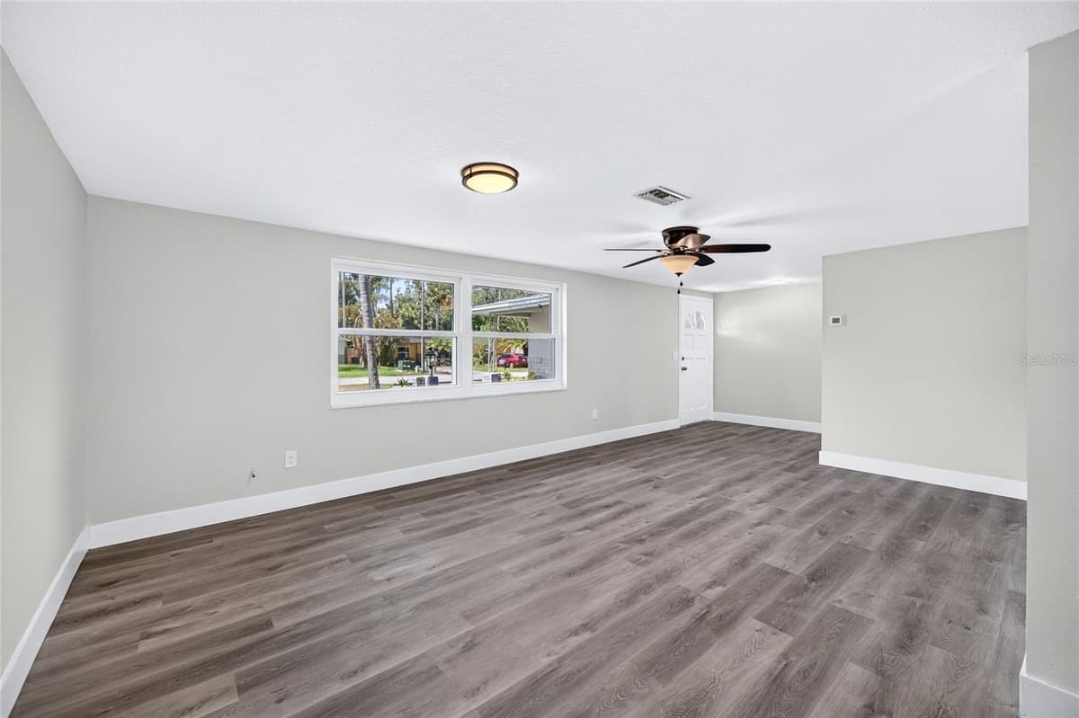 5627 BERLIN DRIVE — photo 11 of 53