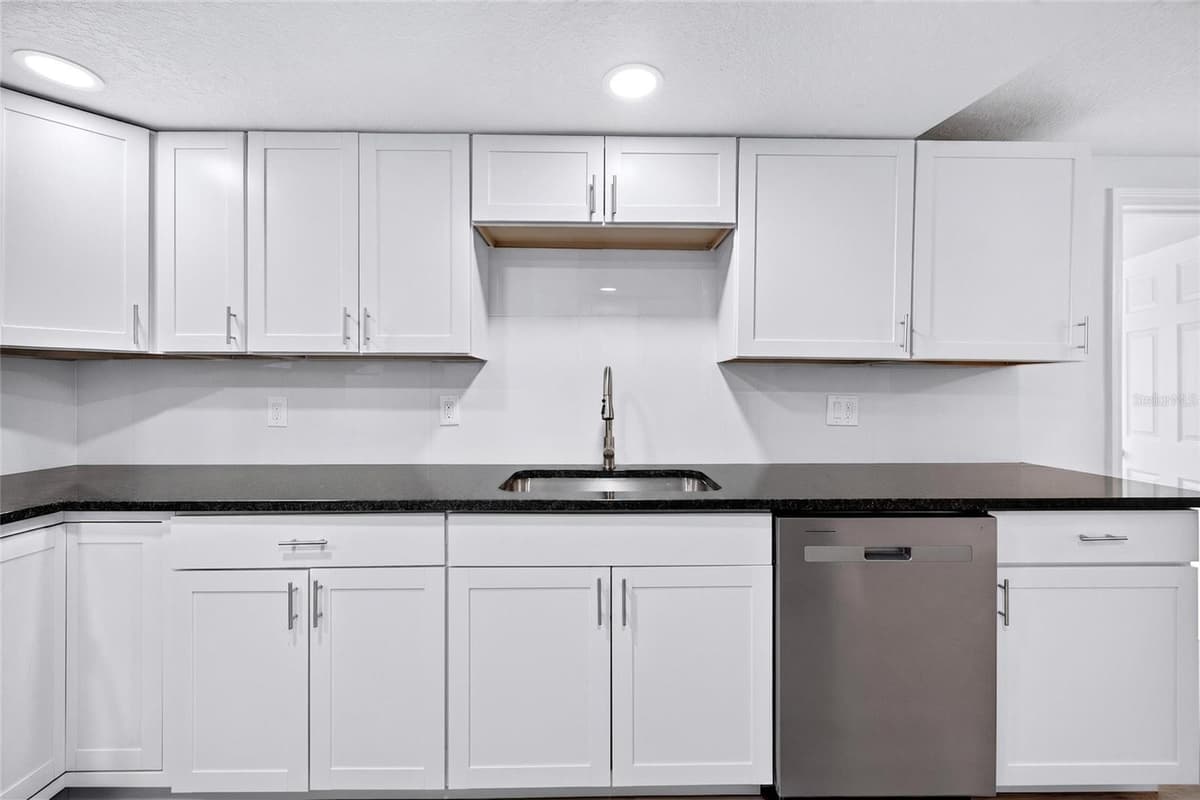 5627 BERLIN DRIVE — photo 19 of 53