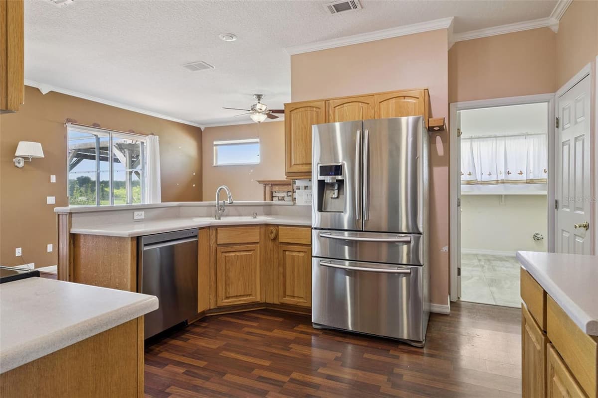 15734 THOROUGHBRED LANE — photo 6 of 39