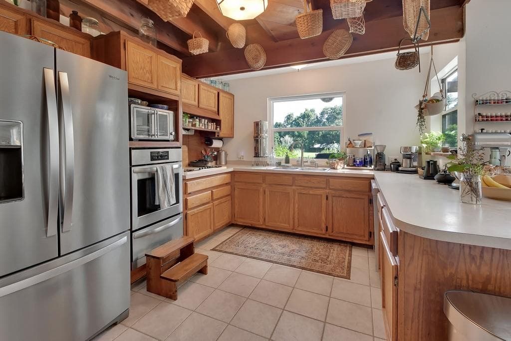 1379 TAYLOR ROAD — photo 3 of 56