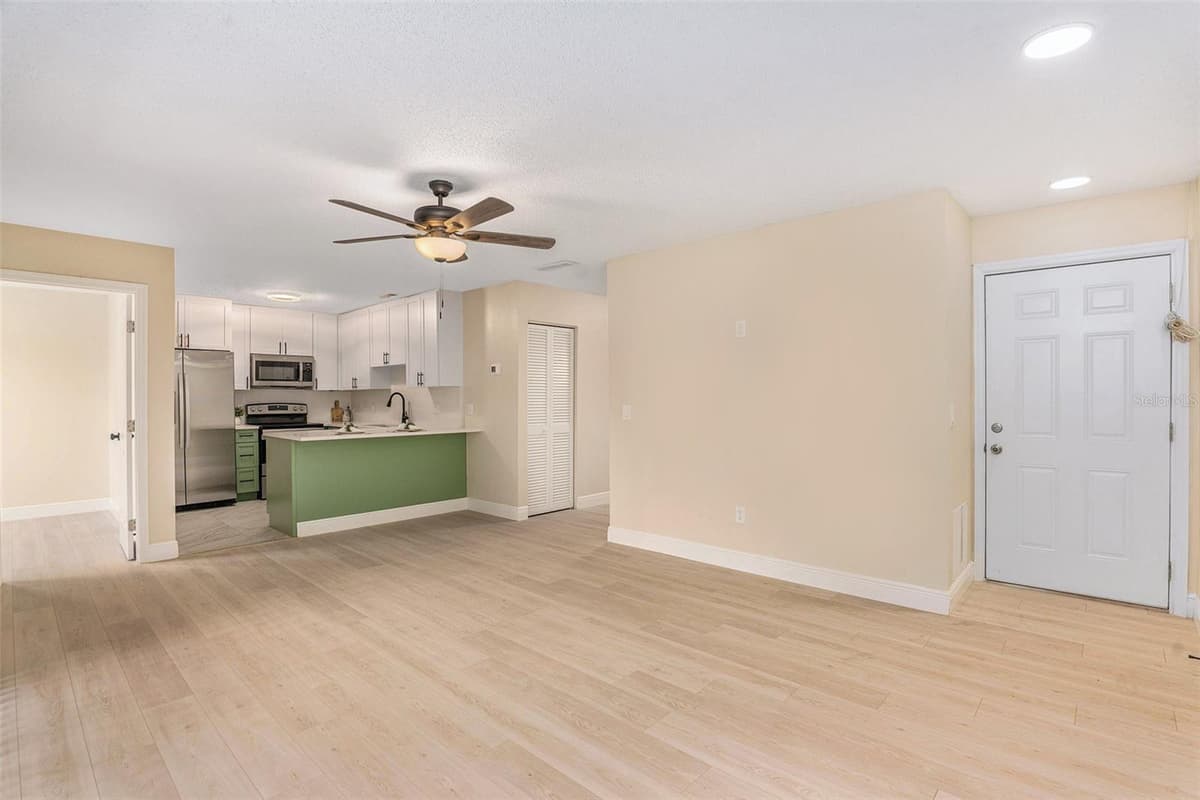 3822 CORTEZ DRIVE — photo 12 of 26