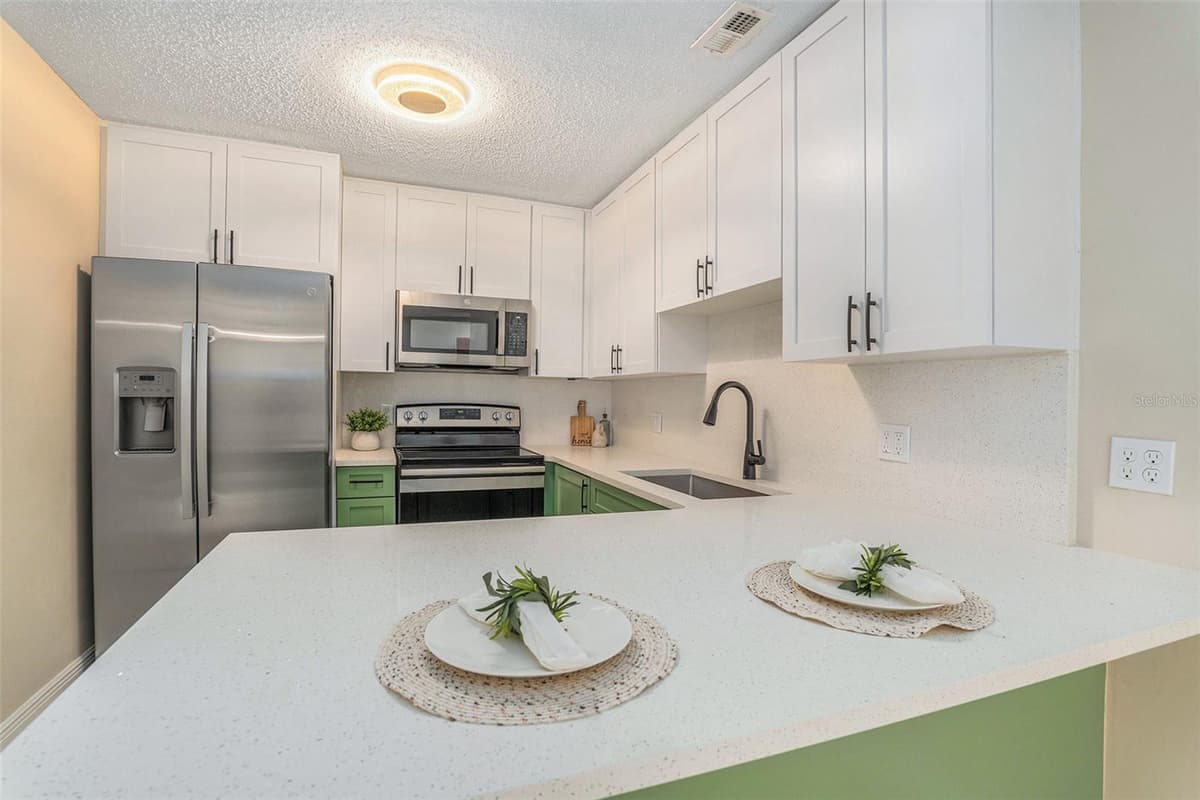 3822 CORTEZ DRIVE — photo 9 of 26