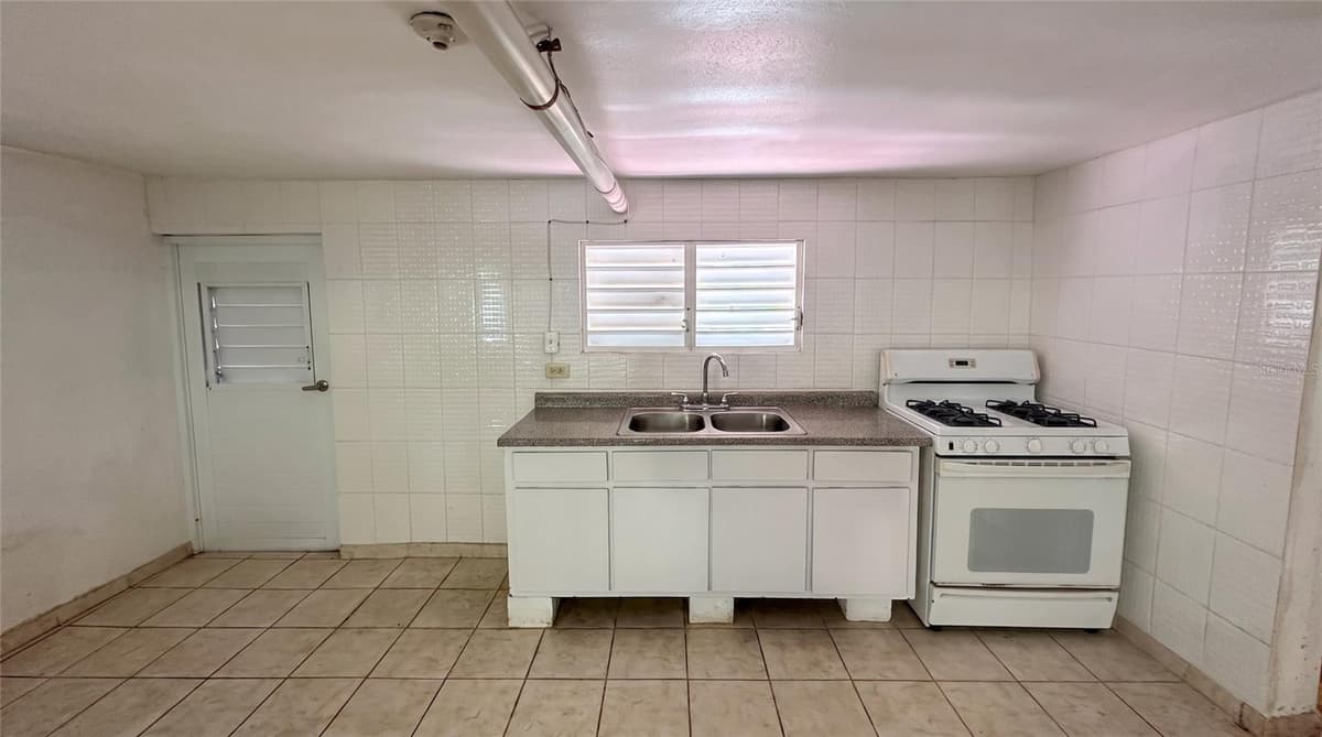 calle 5 COMUNIDAD RURAL VILLA BORINQUEN — photo 8 of 14
