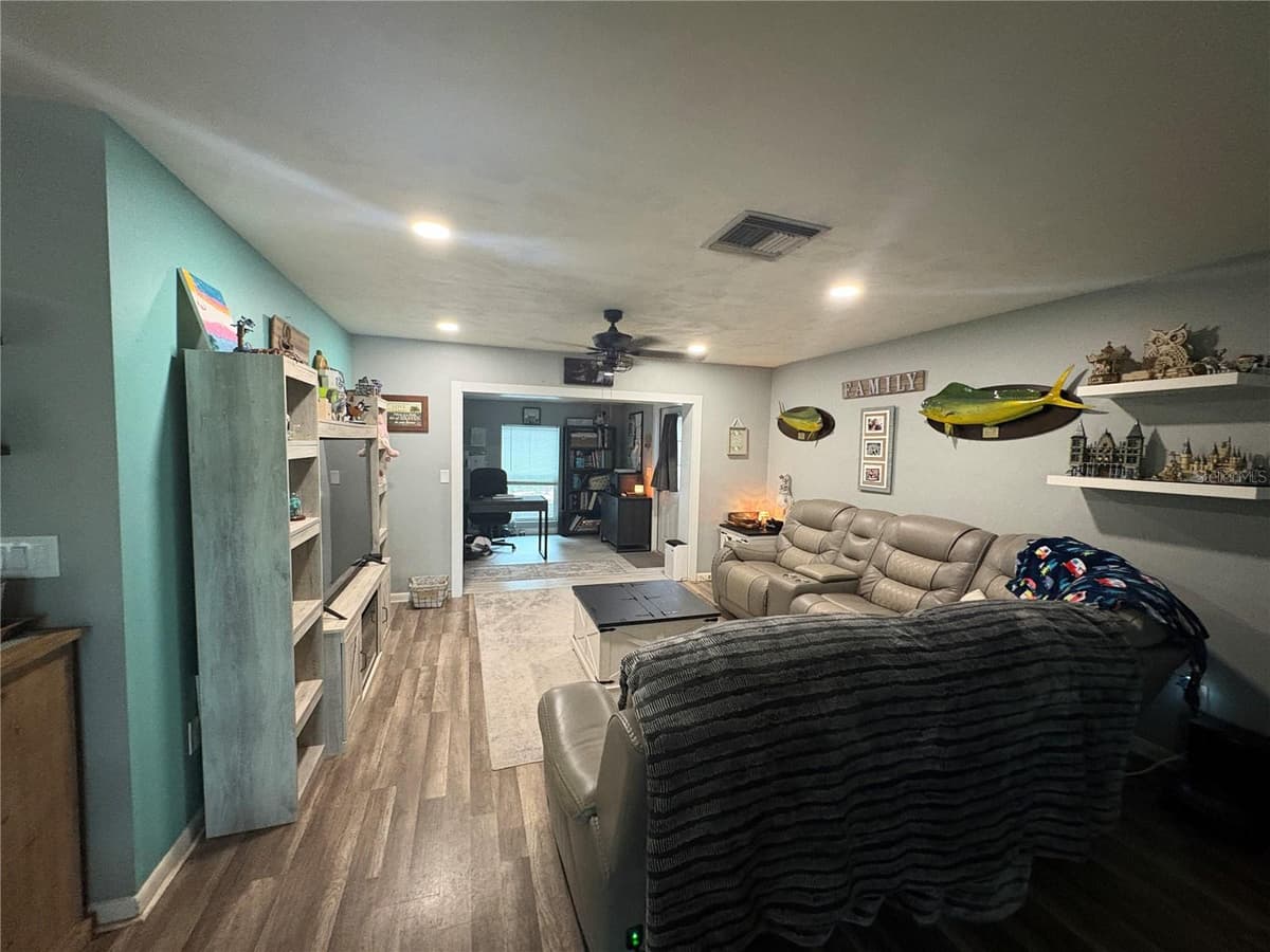 9216 ABBOT DRIVE — photo 9 of 24