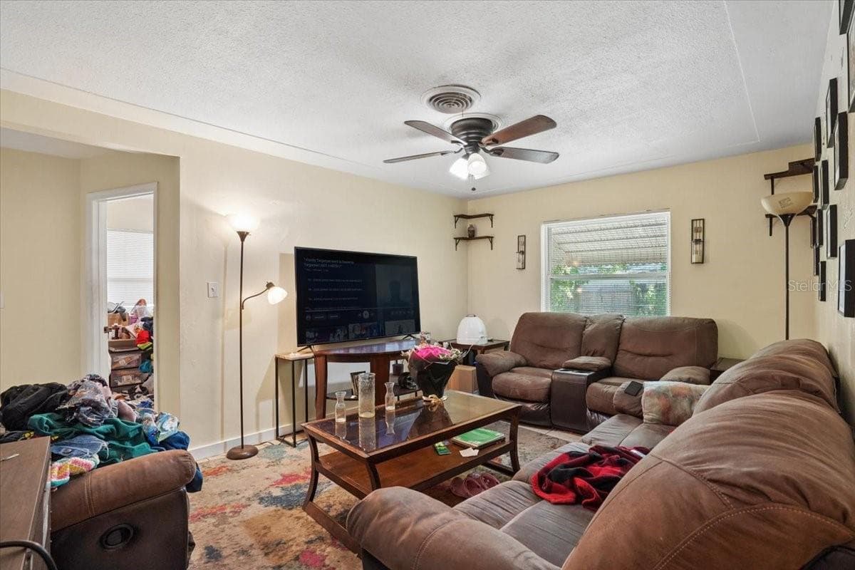 526 12TH AVENUE — photo 4 of 22