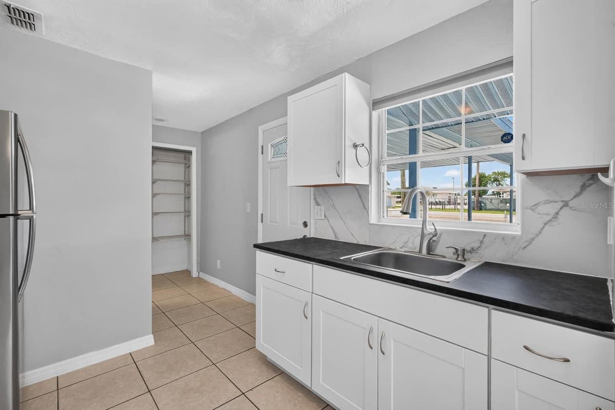 736 CAROLINE STREET — photo 17 of 29