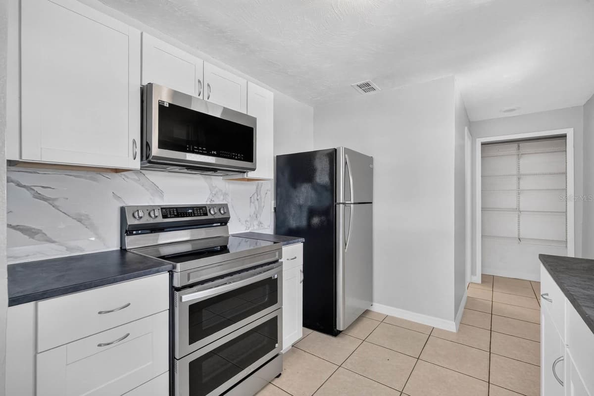 736 CAROLINE STREET — photo 14 of 29