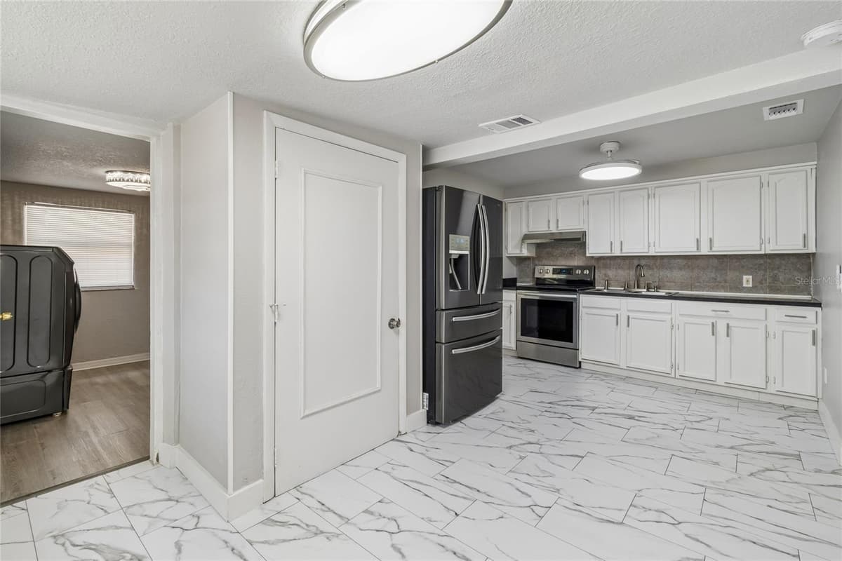 1614 MAPLE AVENUE — photo 34 of 66