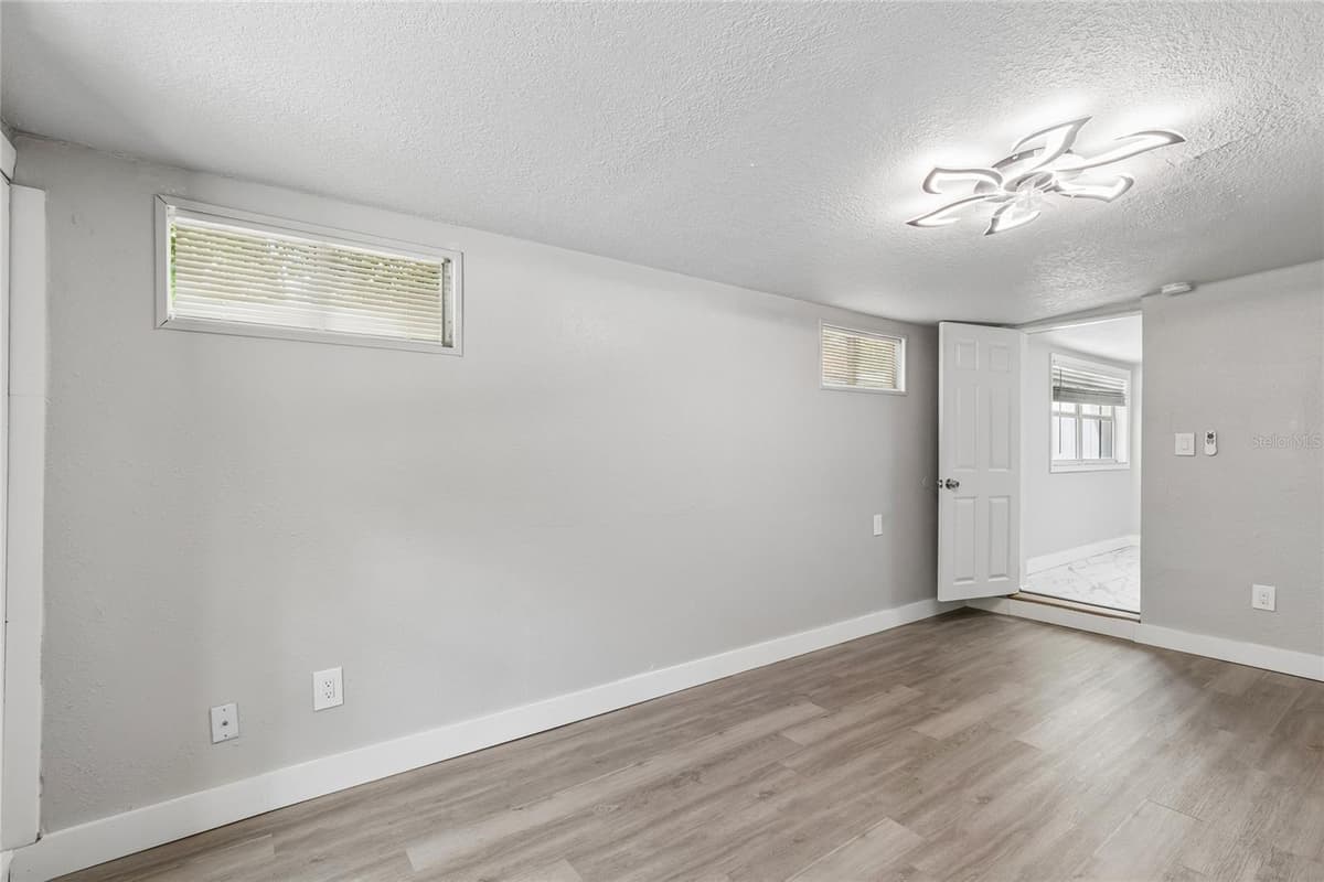 1614 MAPLE AVENUE — photo 41 of 66