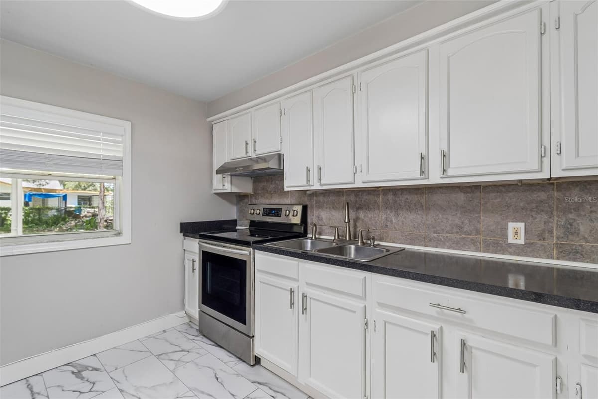 1614 MAPLE AVENUE — photo 30 of 66