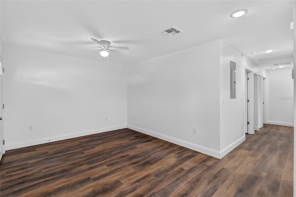 728 HENRY ST — photo 17 of 40