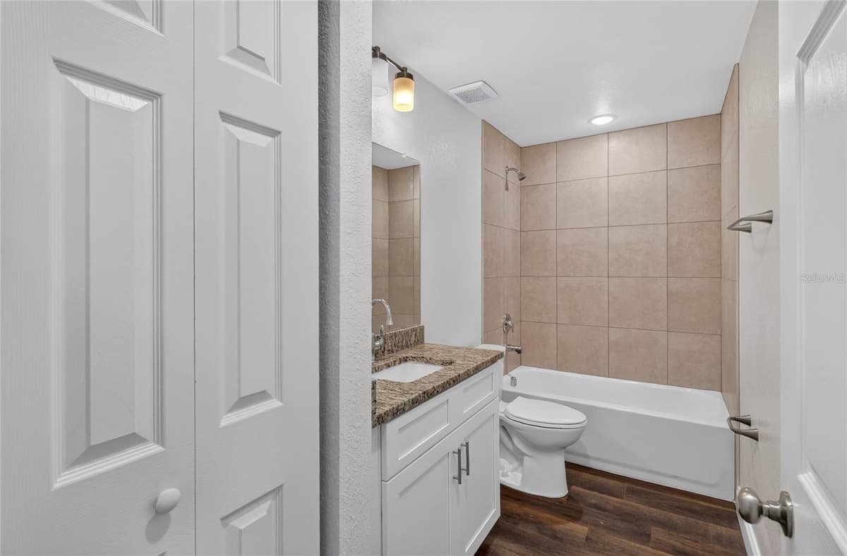 728 HENRY ST — photo 20 of 40