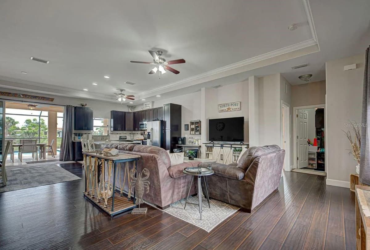 6324 SCORPIO AVENUE — photo 7 of 12