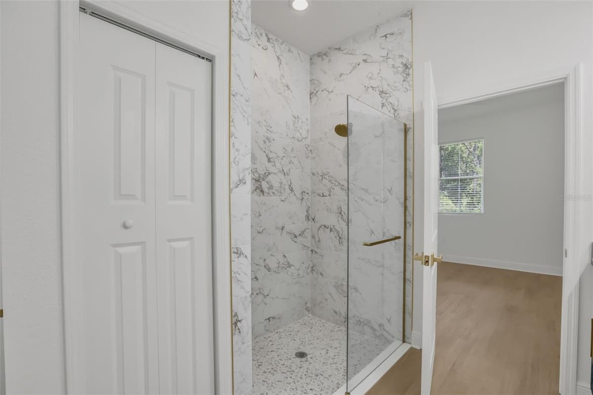 2380 CENTRAL PARKWAY PARKWAY — photo 20 of 34
