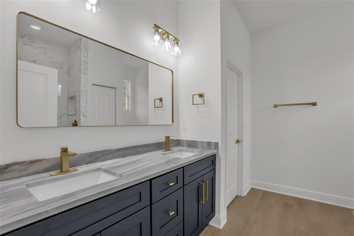 2380 CENTRAL PARKWAY PARKWAY — photo 19 of 34