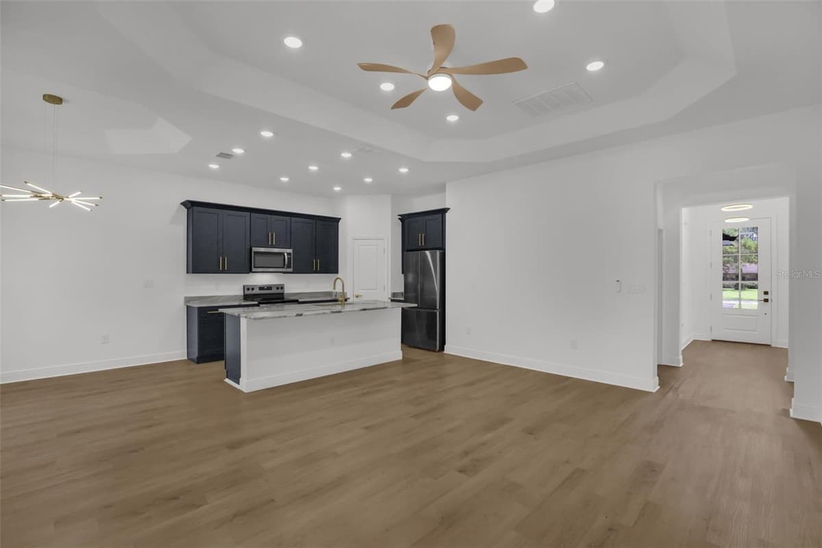 2380 CENTRAL PARKWAY PARKWAY — photo 6 of 34
