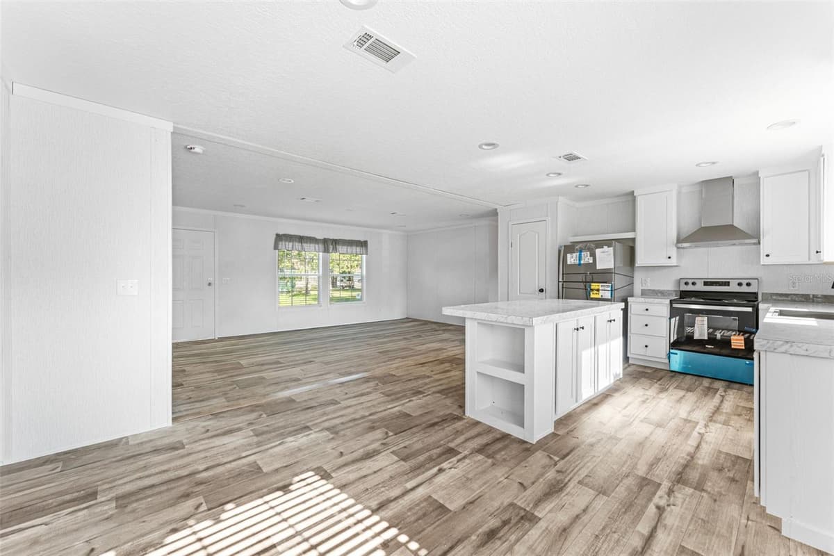 5207 ORANGE AVENUE — photo 6 of 16