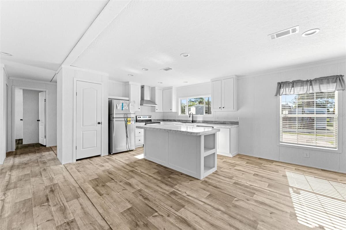 5207 ORANGE AVENUE — photo 4 of 16