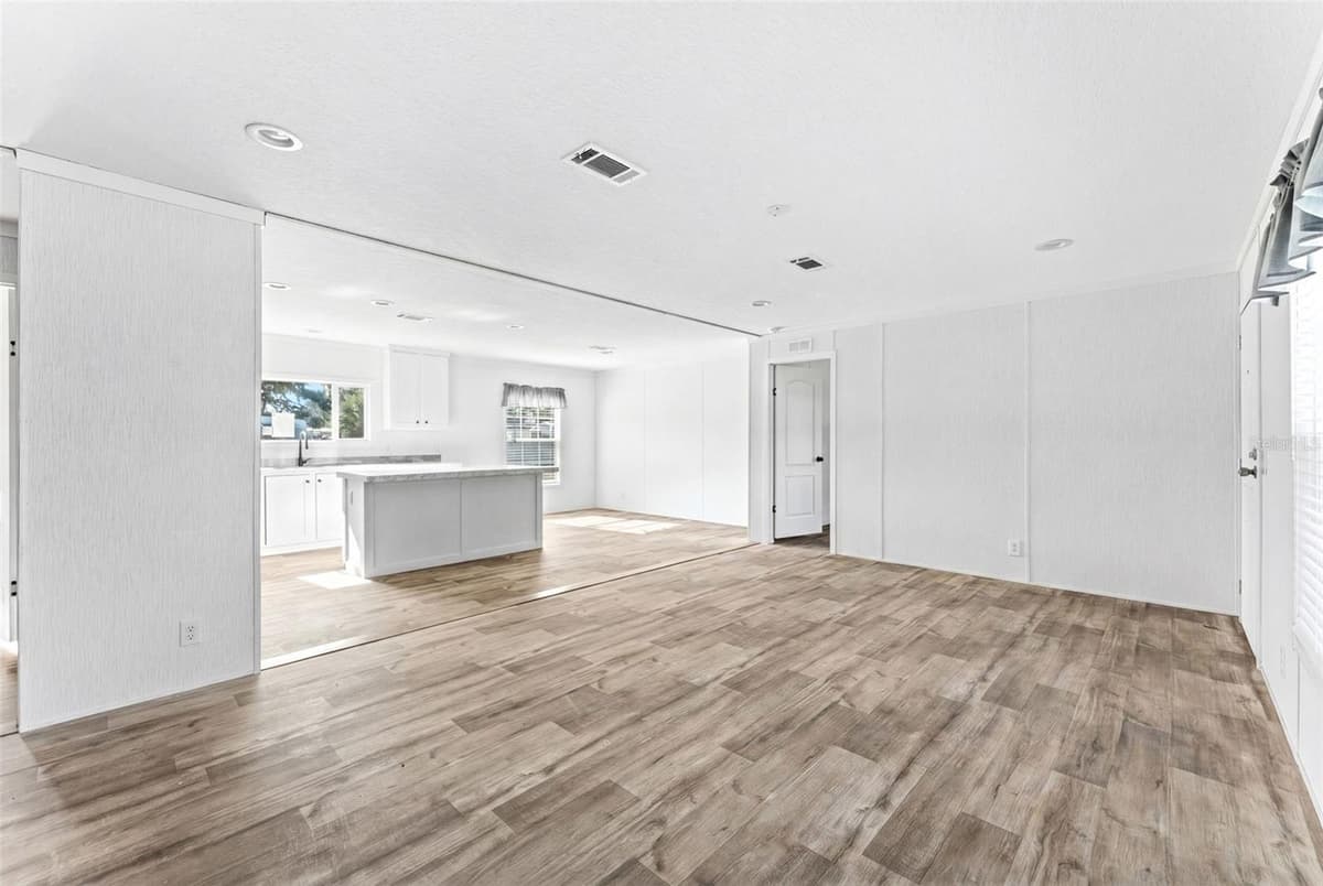 5207 ORANGE AVENUE — photo 3 of 16