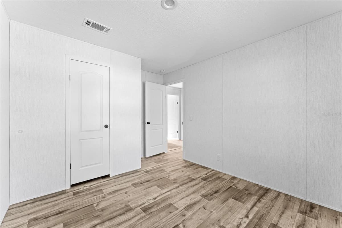 5207 ORANGE AVENUE — photo 11 of 16