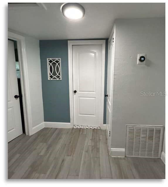 2400 LAUREL AVENUE — photo 7 of 13
