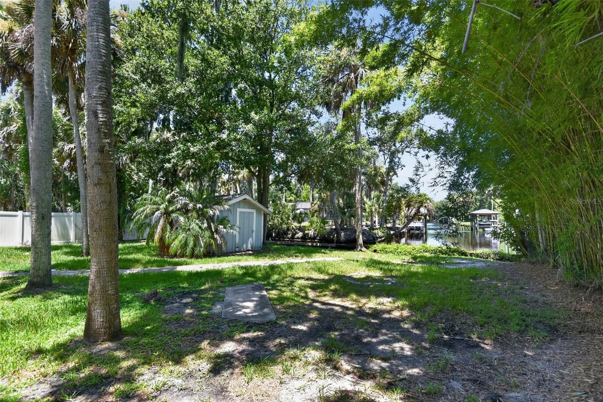 408 PALM AVENUE — photo 41 of 45