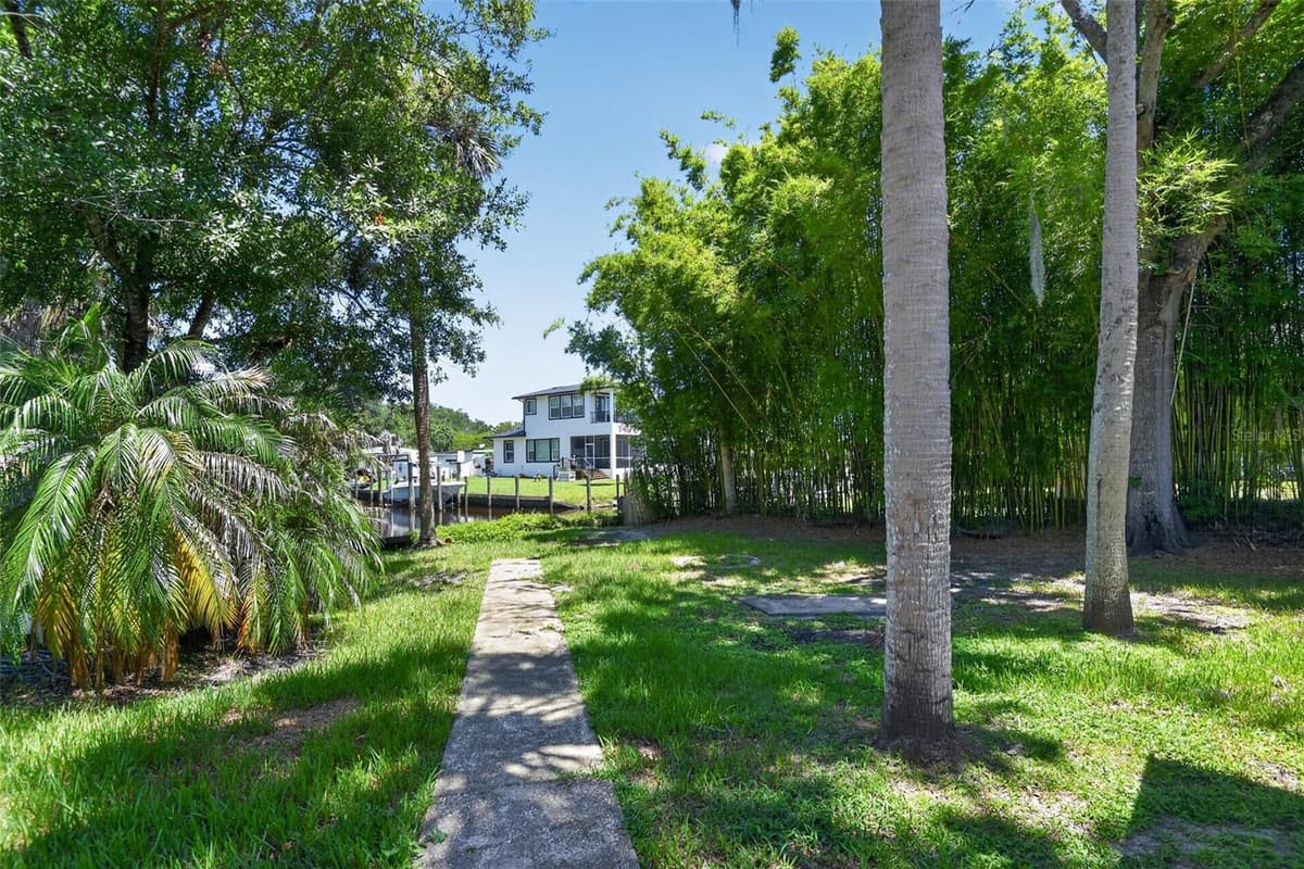 408 PALM AVENUE — photo 42 of 45