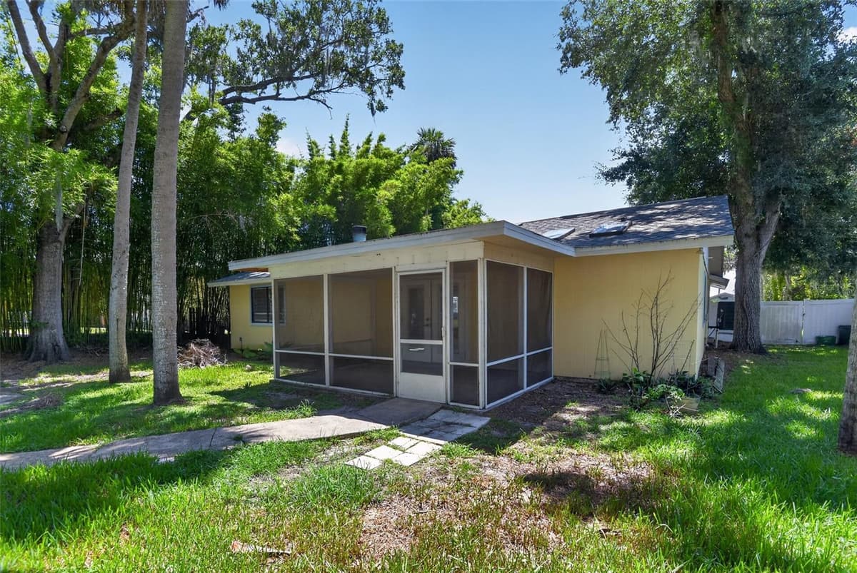 408 PALM AVENUE — photo 37 of 45