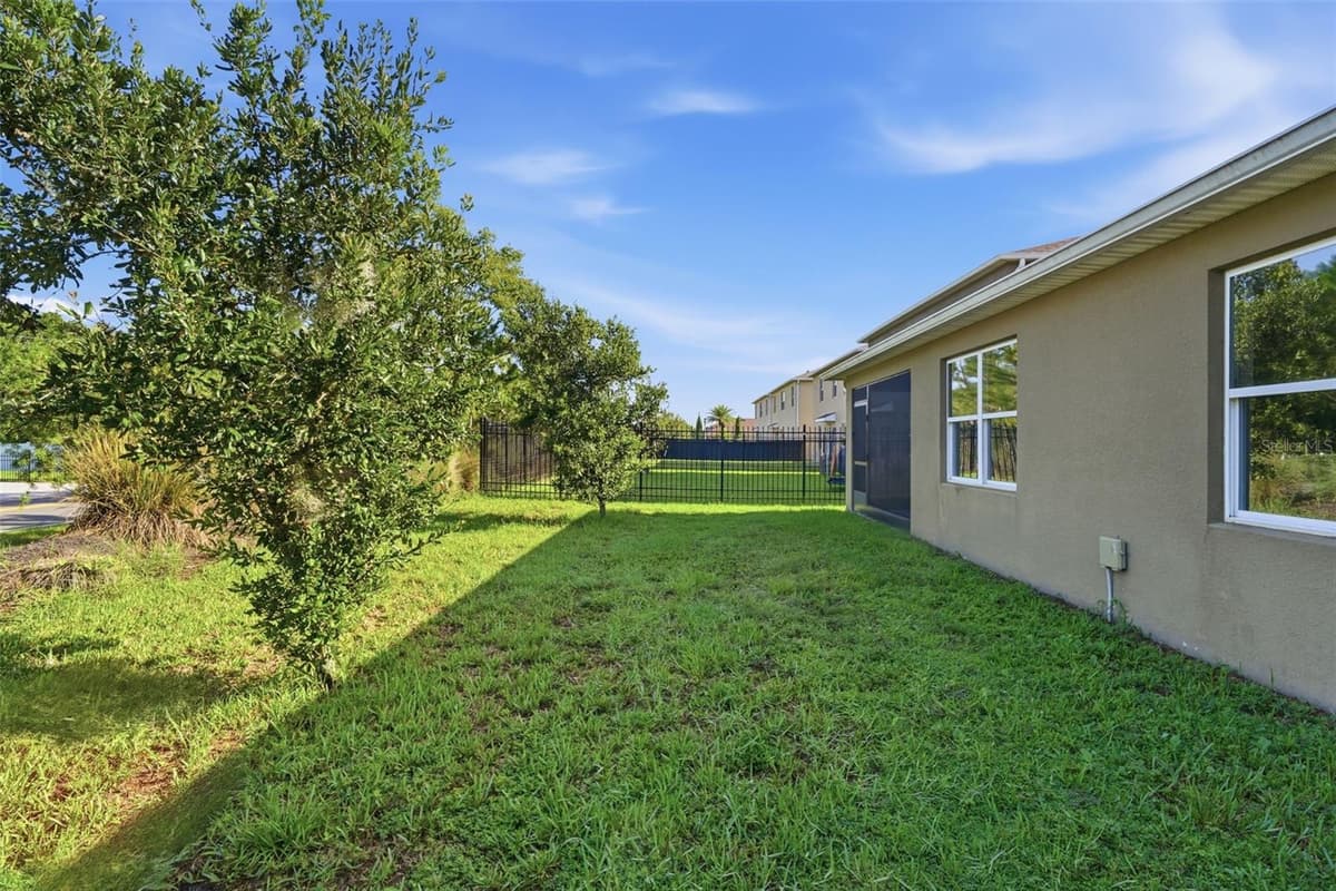 895 LAZIO CIRCLE — photo 40 of 45