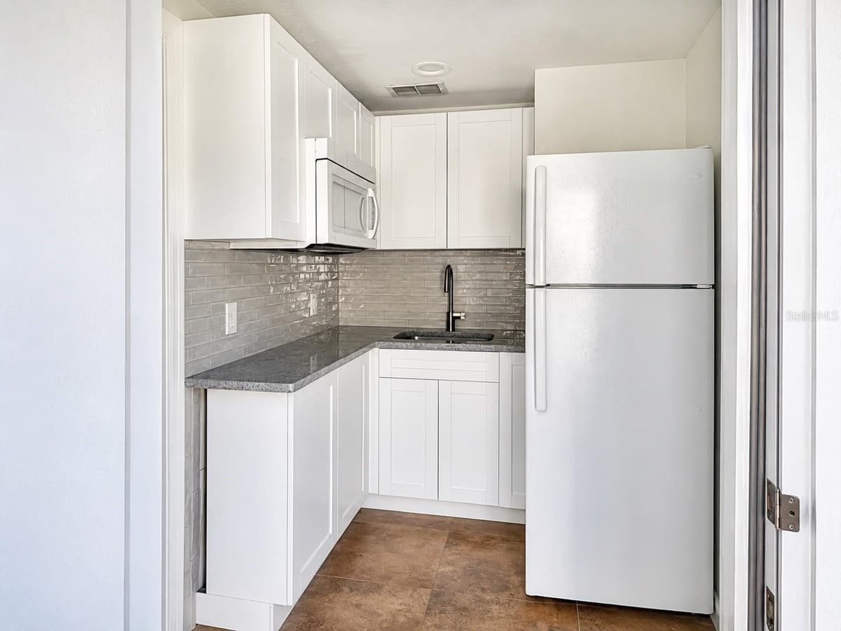 2232 SELKIRK STREET — photo 4 of 5