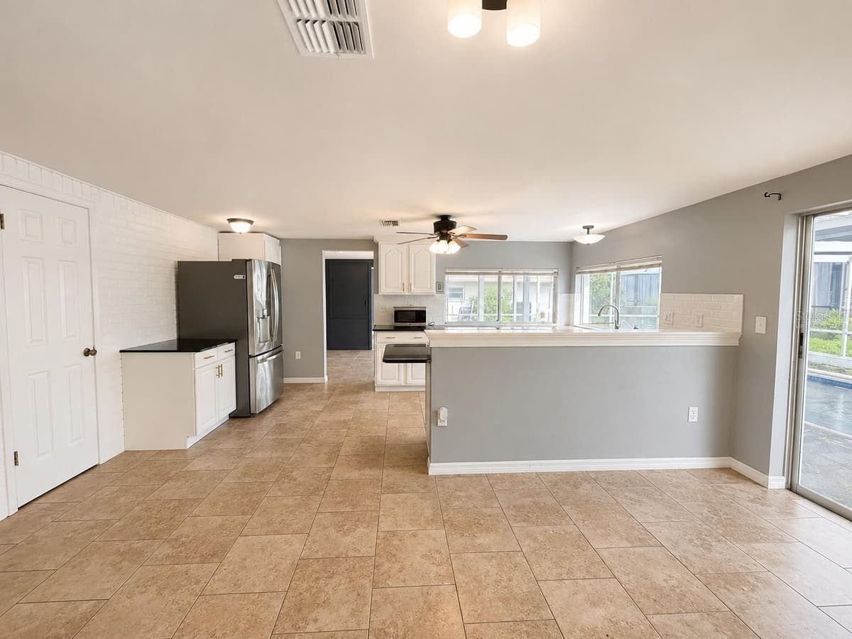 12407 WEATHERSTONE ROW — photo 9 of 29