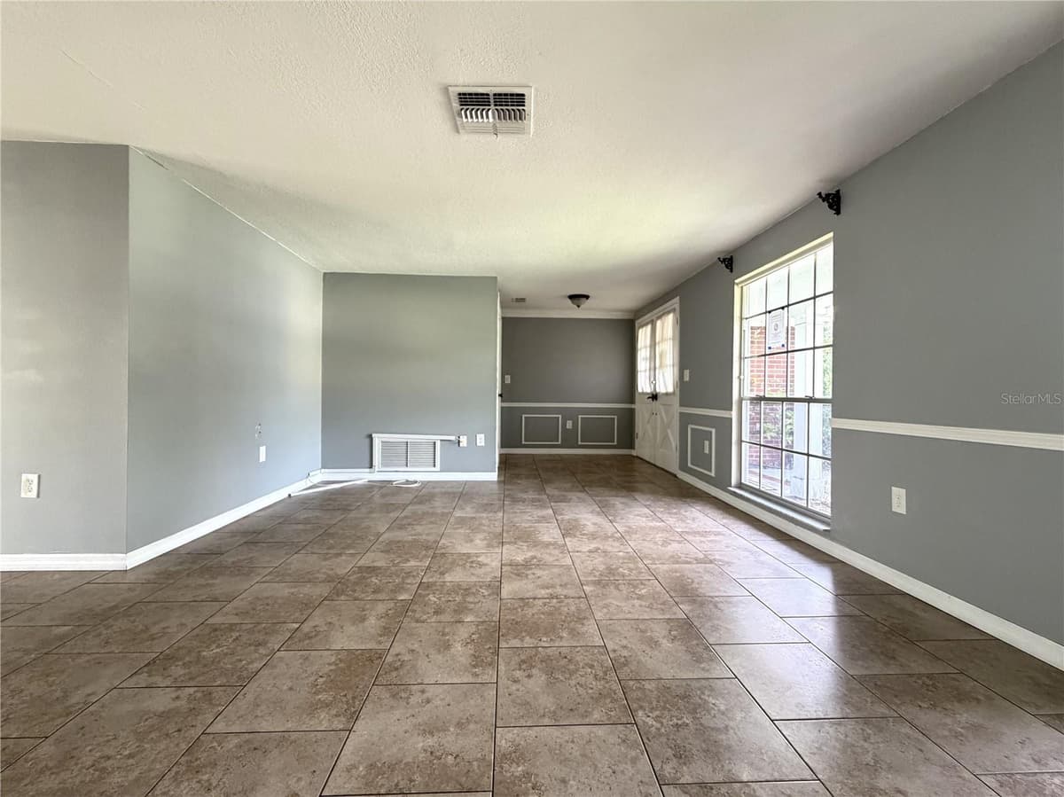 12407 WEATHERSTONE ROW — photo 6 of 29
