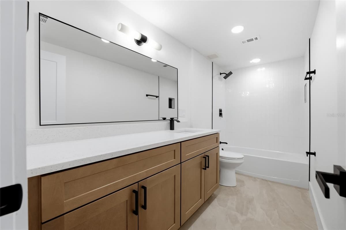 8602 BRIAR GROVE CIR — photo 4 of 26