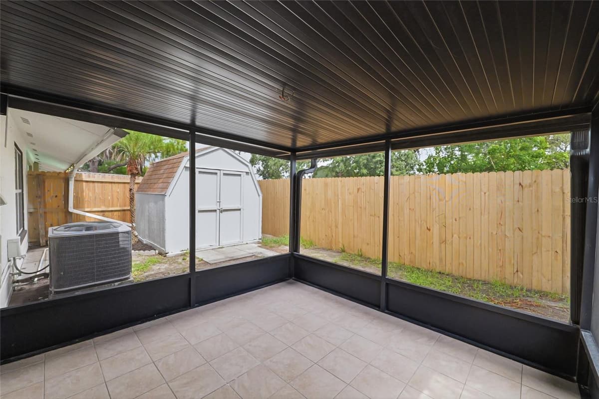 8602 BRIAR GROVE CIR — photo 18 of 26