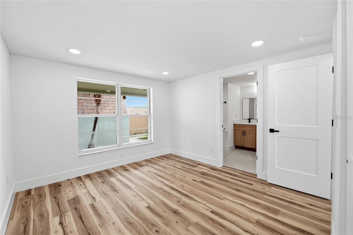 8602 BRIAR GROVE CIR — photo 14 of 26