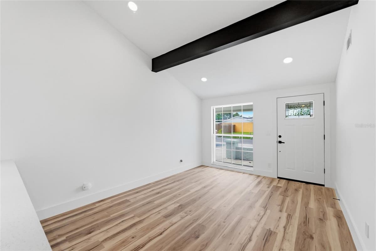 8602 BRIAR GROVE CIR — photo 11 of 26