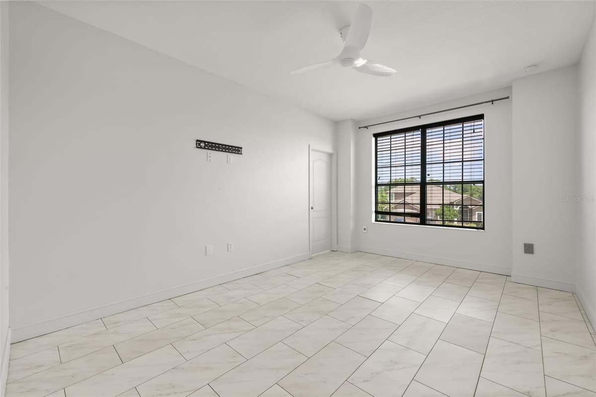17112 GUILFORD COURT — photo 13 of 33