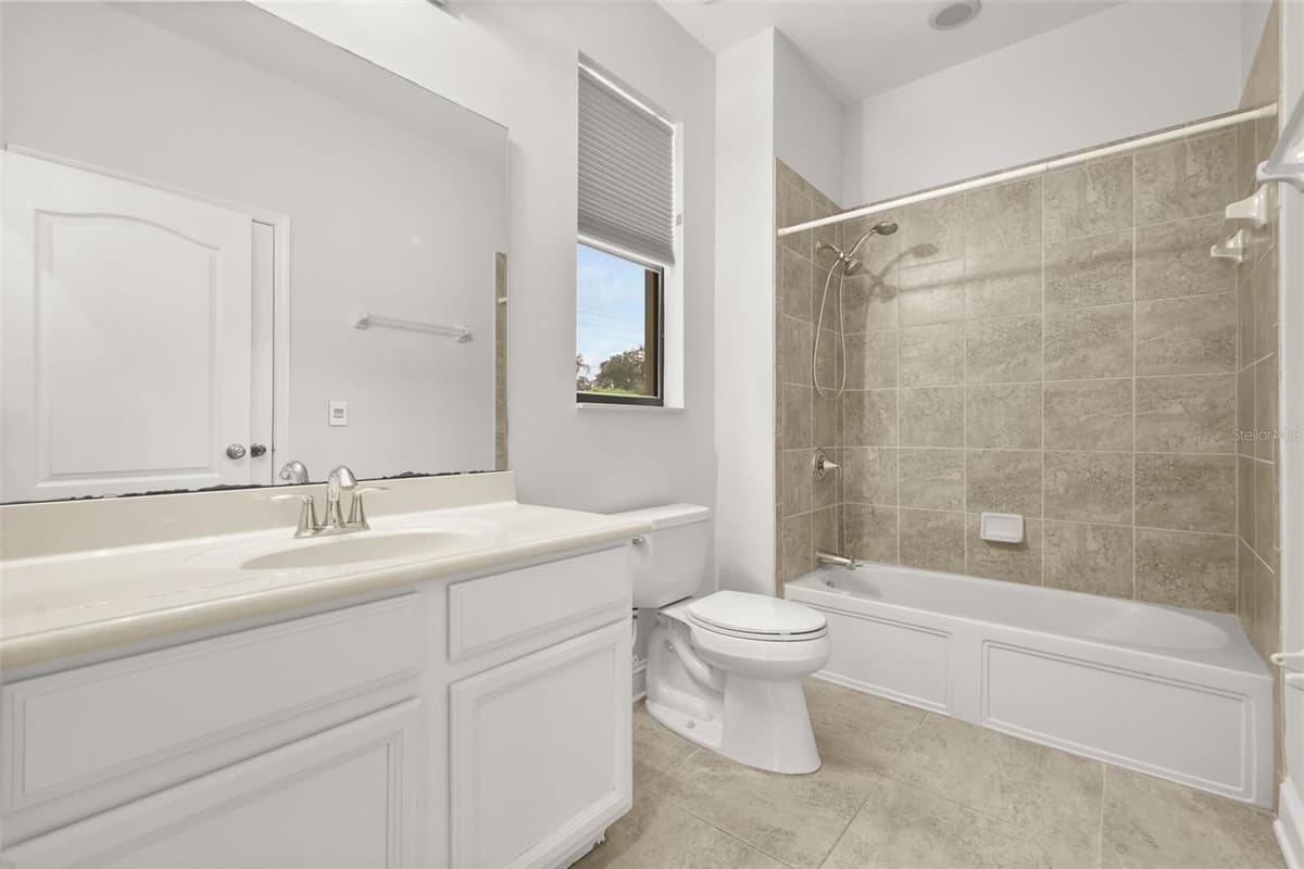 17112 GUILFORD COURT — photo 18 of 33