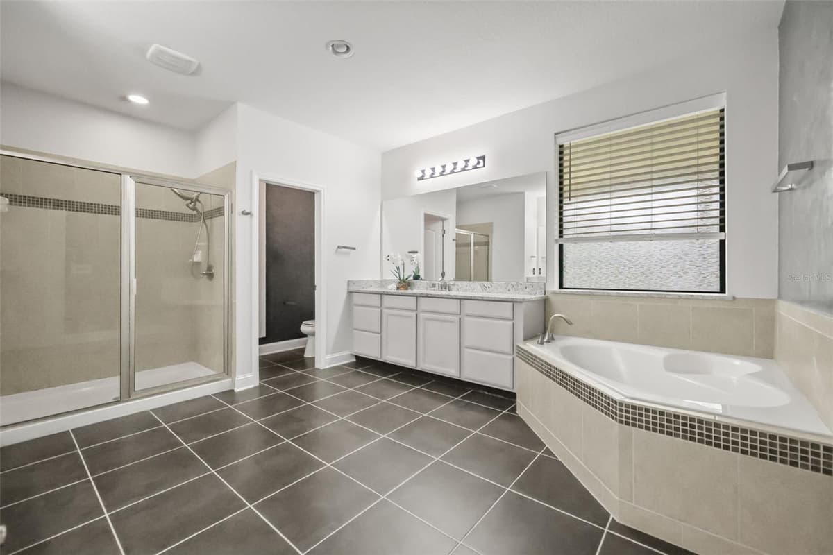 17112 GUILFORD COURT — photo 21 of 33