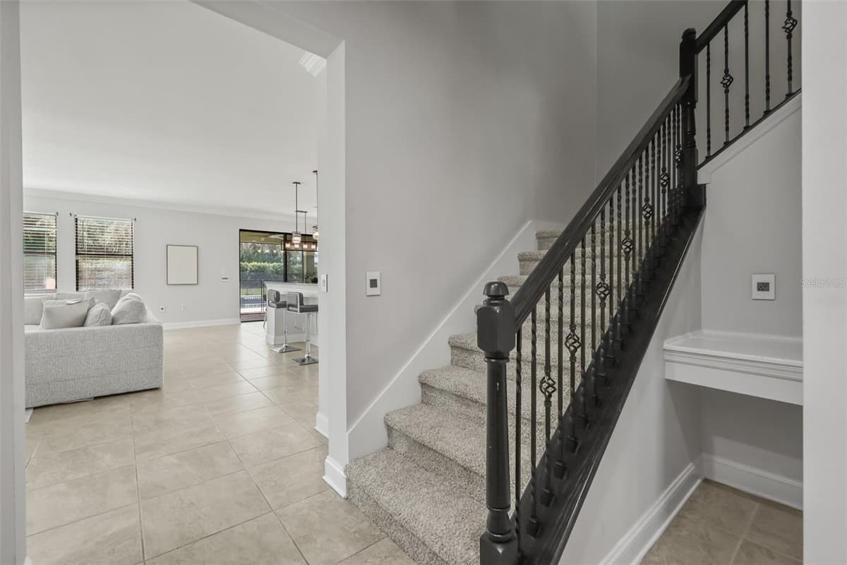 17112 GUILFORD COURT — photo 12 of 33