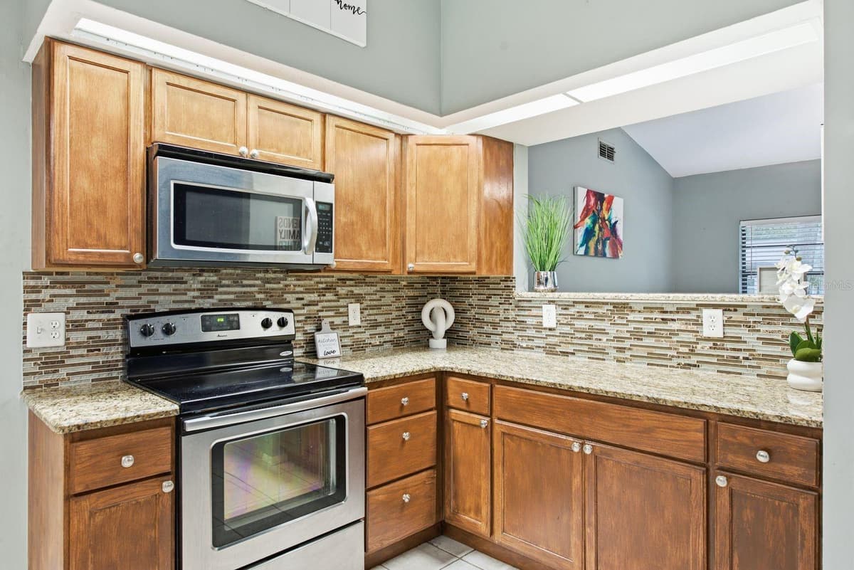716 BOSTON STREET — photo 13 of 34
