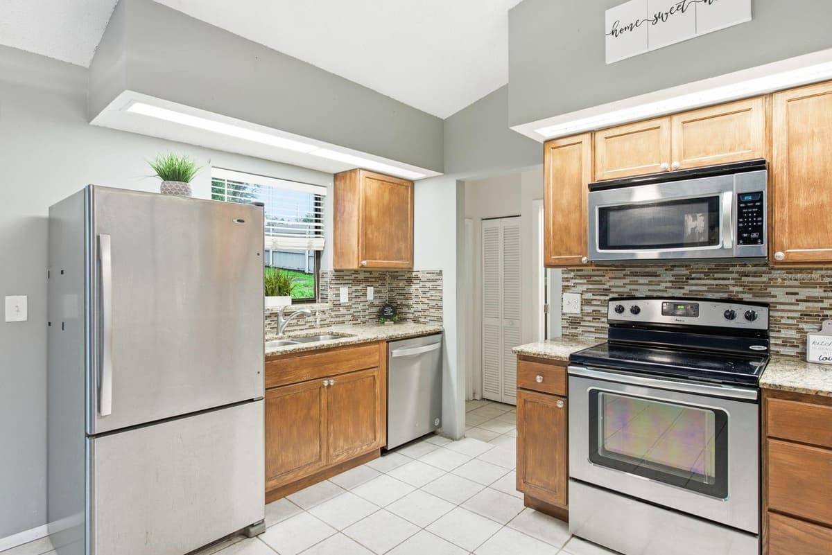 716 BOSTON STREET — photo 12 of 34