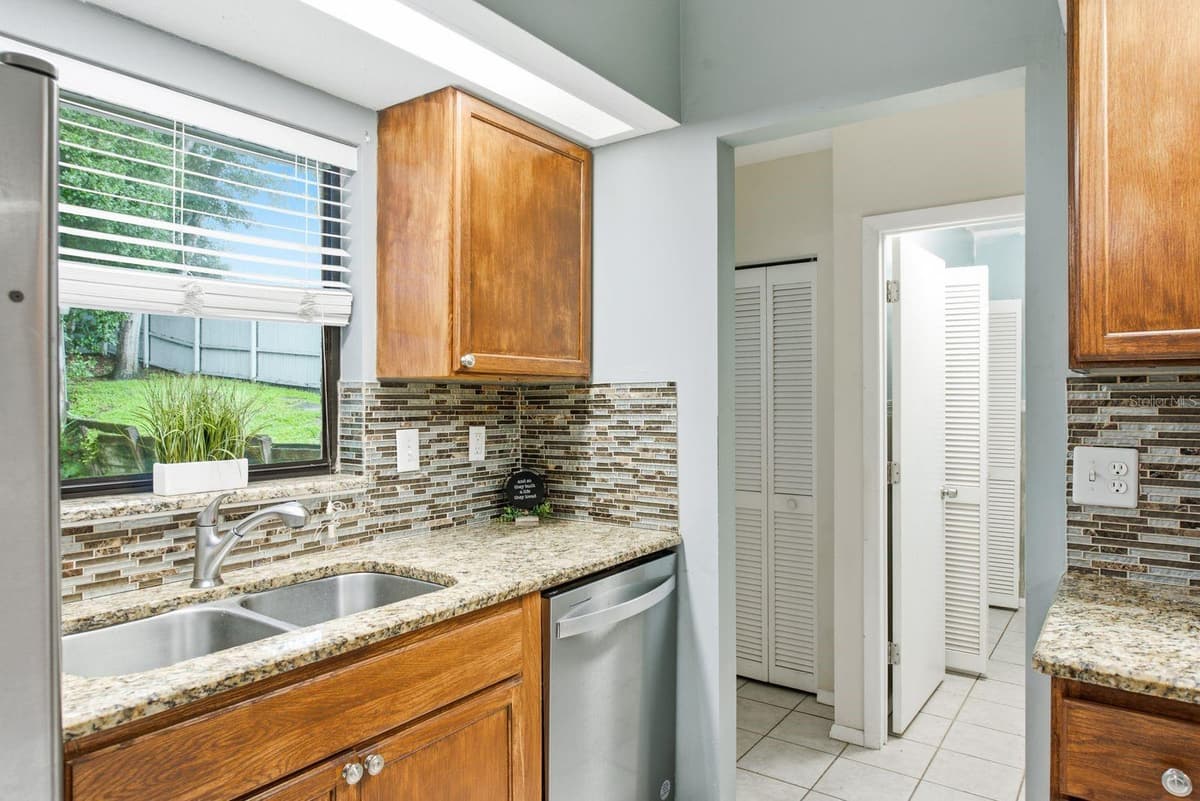 716 BOSTON STREET — photo 14 of 34