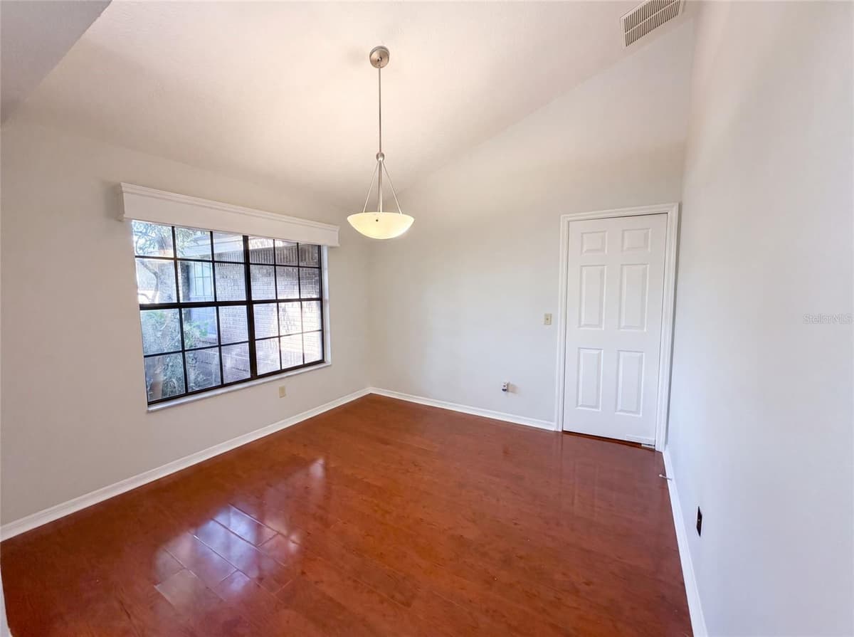 332 SPRUCEWOOD ROAD — photo 6 of 18